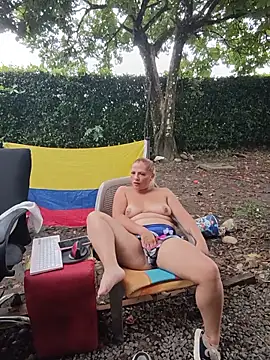 hotandfierylatinos2023 live cam on StripChat