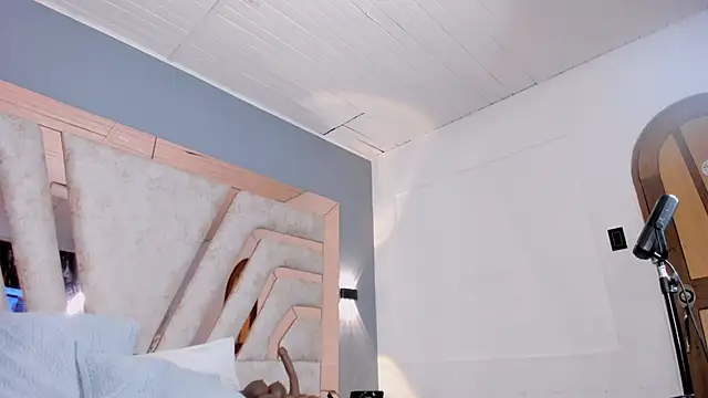 REINA_ADAHARA's room