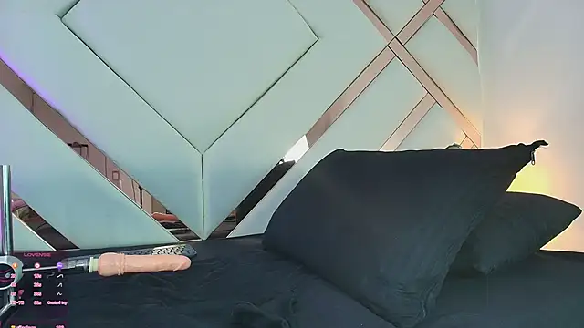 Noa_butterfly_ live cam on StripChat