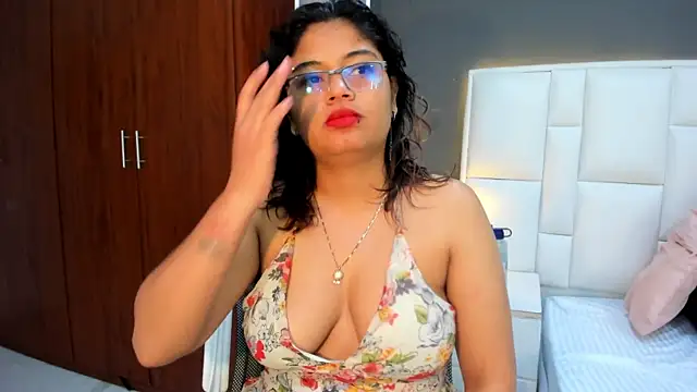 yeral2017 - Yeral2017's free webcam - UK Sex Cams