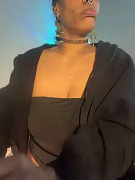 Lunalovesyou8 live cam preview on Stripchat