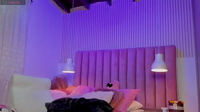 ScarlettDreamss7 webcam