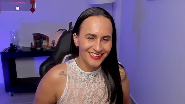Sara_Charmy webcam