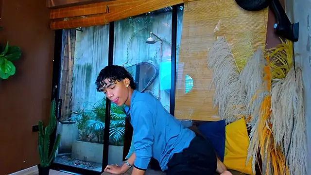 AlanCutee webcam