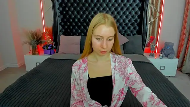 Alina_Blonde webcam
