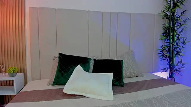 Victoria_Rosee webcam