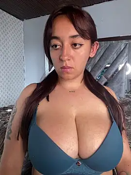 Im_Luuu webcam