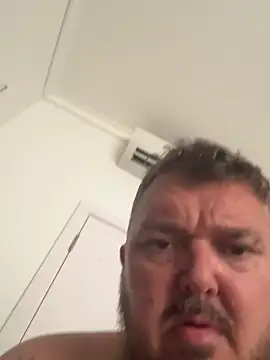 TatooedBear webcam
