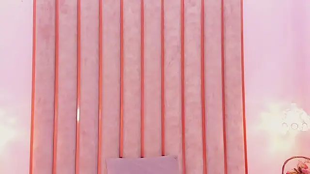 Zoe_Monrow webcam