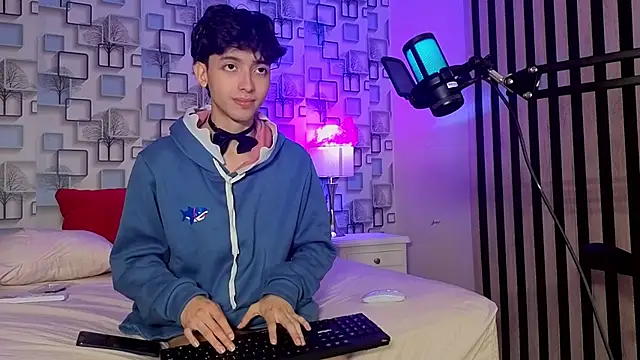 twink_sebas7 (M twink) - Get naked Sebas & stroking your dick 💦