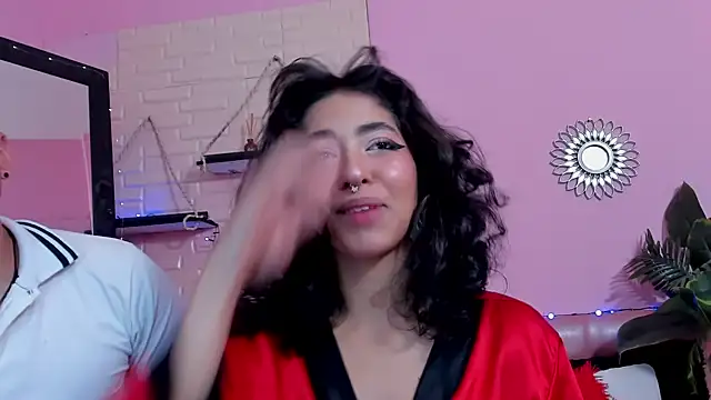 Aronandmoli69 webcam