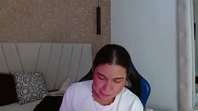 AliceSmity__ webcam