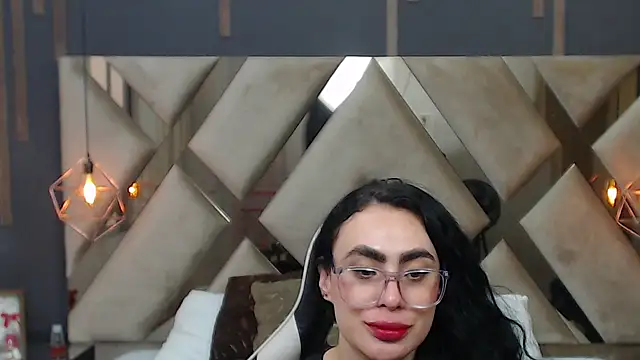 martinaafit (F young) - MASTURBATION WITH LEGS