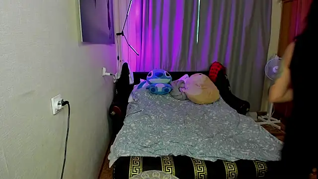 monica__elder webcam