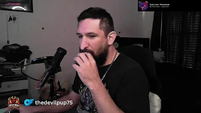DevilPup75_ webcam