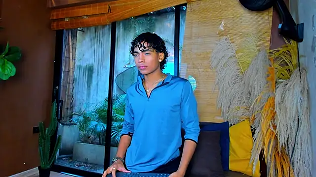 AlanCutee webcam