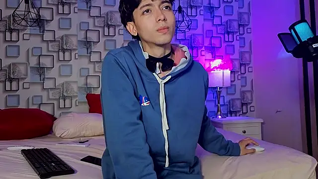 Twink_Sebas7 webcam