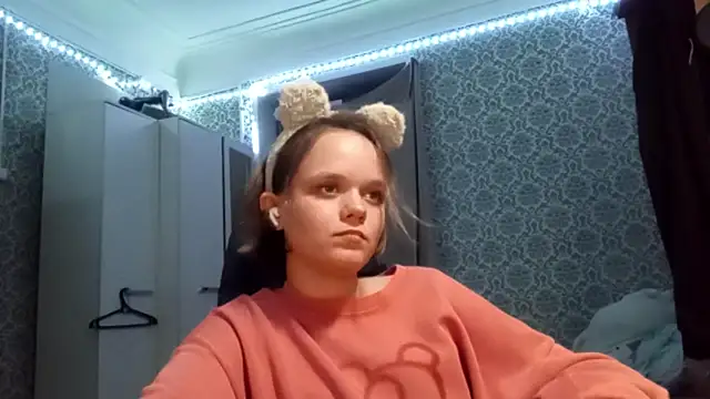 FlirtingAdele_1 webcam