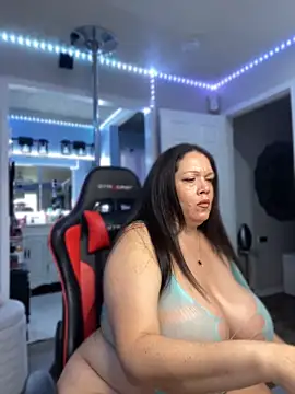 curvyfunlover webcam