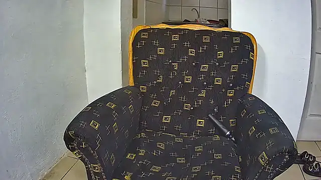 GoldenPussyXOXO webcam