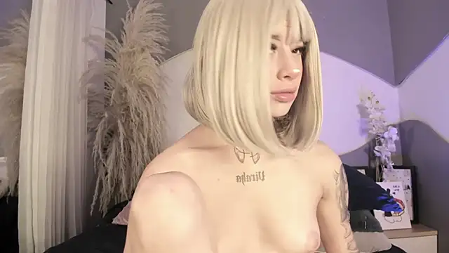 Zhally_Dee webcam