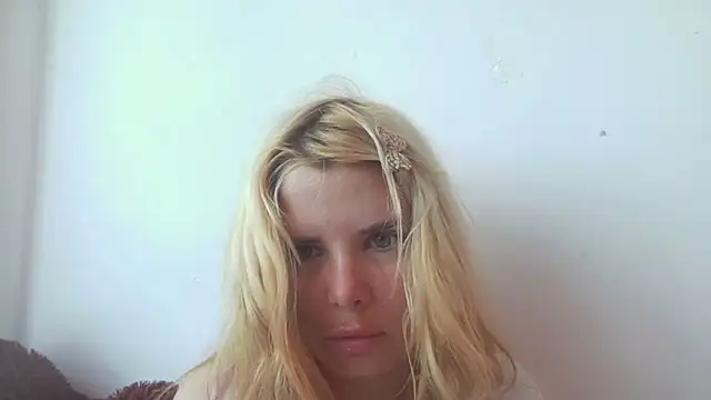 HornyElena webcam