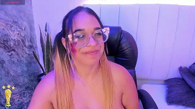 MHONIKBELUCCI webcam