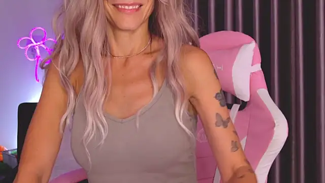 betty_xoxoo webcam