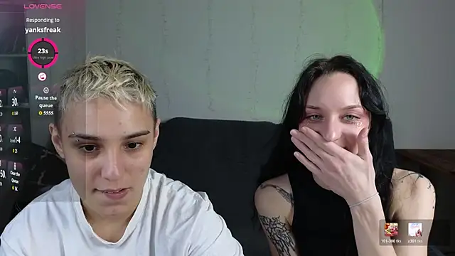 LuxuryLoverss webcam