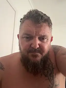 TatooedBear webcam