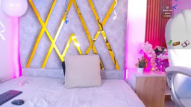 Lizza_Jones webcam