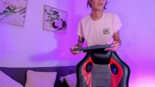 Maddie_Ray webcam