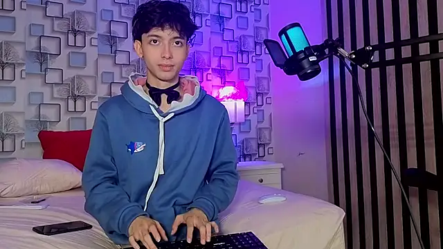 Twink_Sebas7 webcam