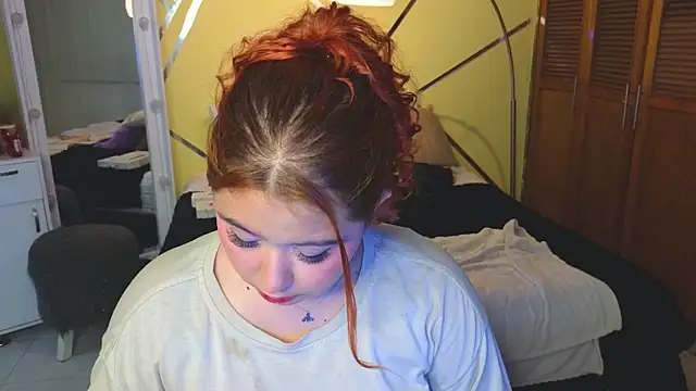 attenea_cutte webcam