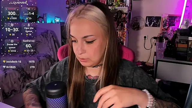 cam chatting ChloeKohaku