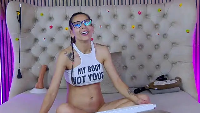 PlayfulShow webcam