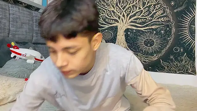 andy_belier23 (M twink) - have my Lovense remote with link