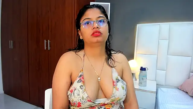 yeral2017 live cam on StripChat
