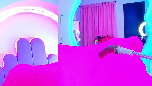 NathaxaLeans webcam