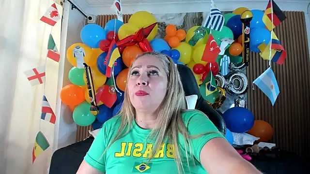 danna_topless's live room