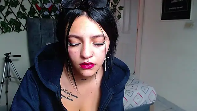 Violettasquirt webcam