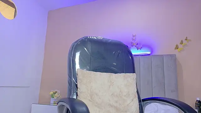 Nascary_Fox webcam