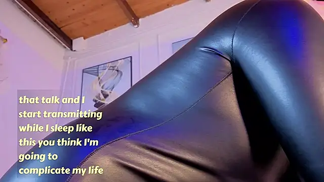 zoe_moon__ webcam