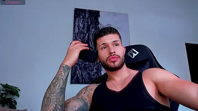 santos_ramirez1 - Santos_ramirez1's free webcam - UK Sex Cams