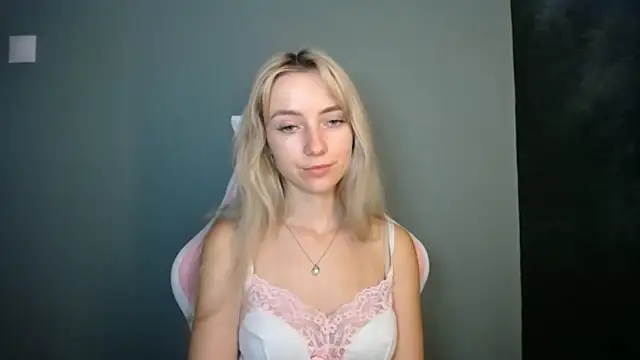 LuciaYoung webcam