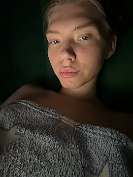 lisaaa_alisa - Lisaaa_Alisa's free webcam - UK Sex Cams