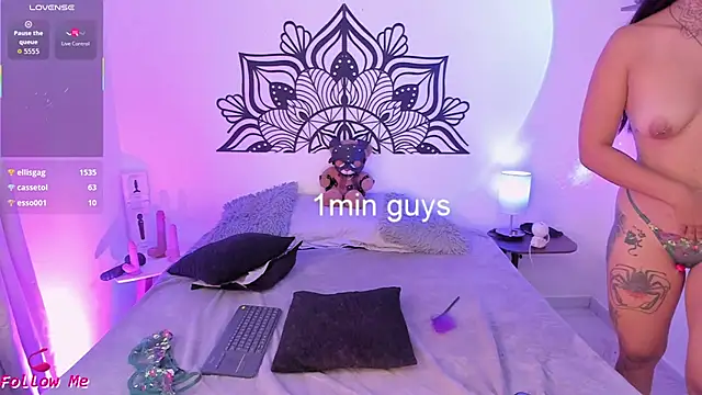 LouaneBourVip webcam