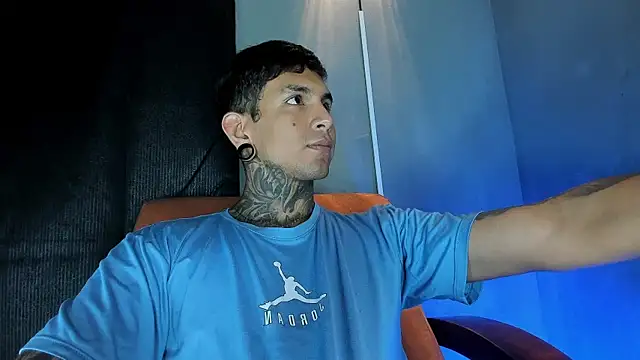 Travisttanner28 webcam