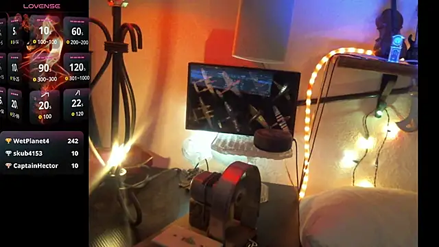 Pussyeat2please webcam