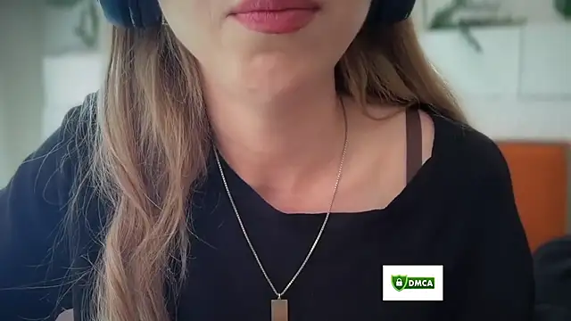 QuennNefertiti webcam